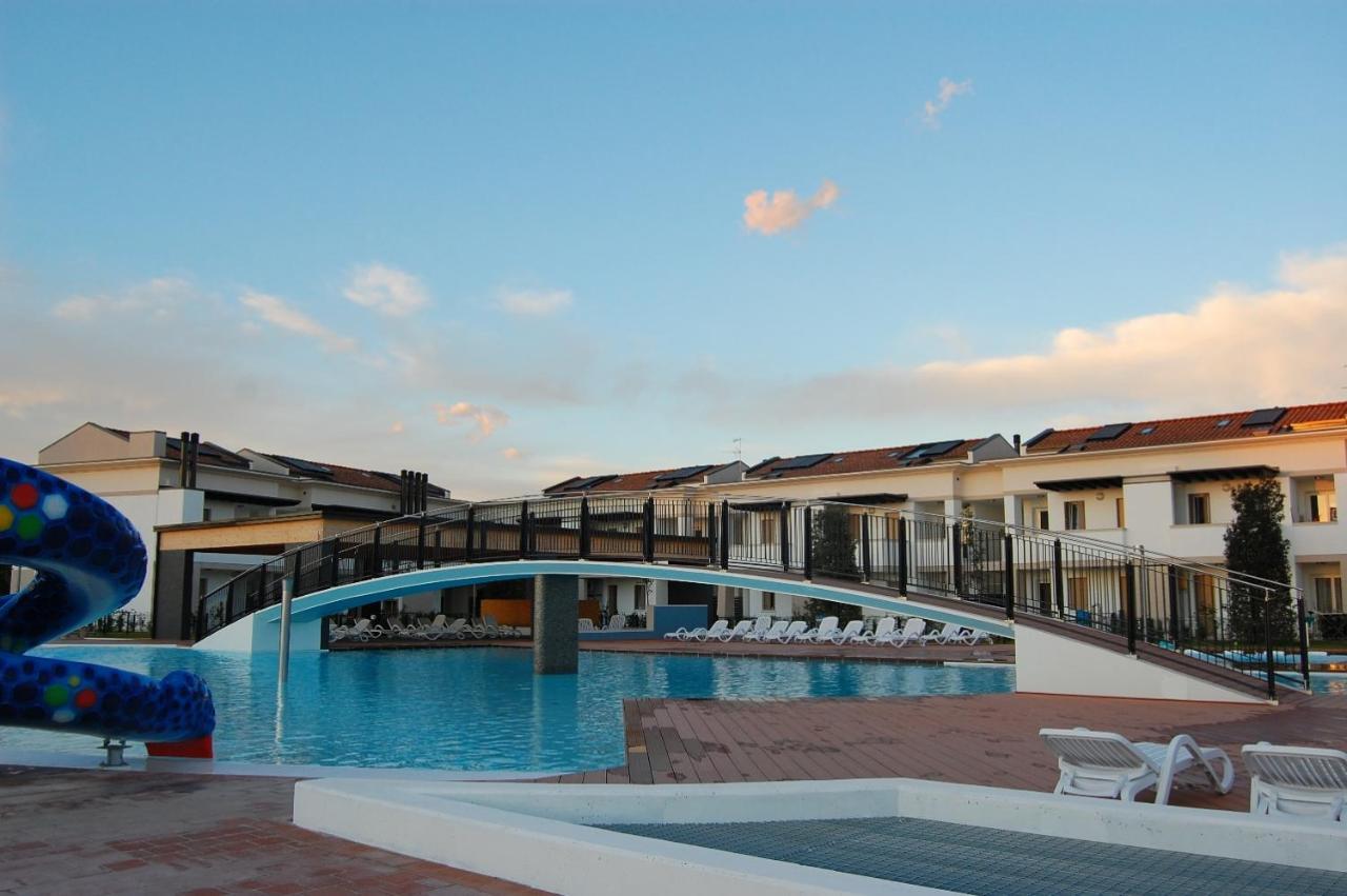 Nice Apartment With Huge Swimming Pool And Solarium Bibione Zewnętrze zdjęcie
